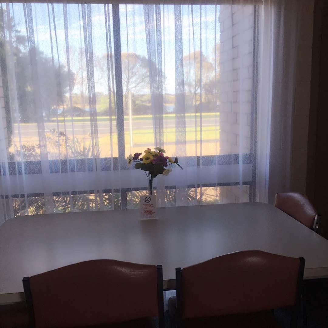 Black Swan Motor Inn Lakes Entrance Esterno foto