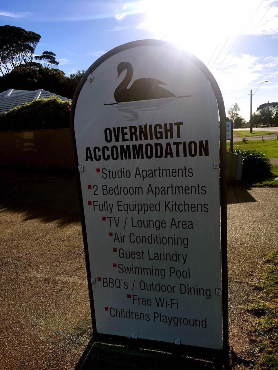 Black Swan Motor Inn Lakes Entrance Esterno foto
