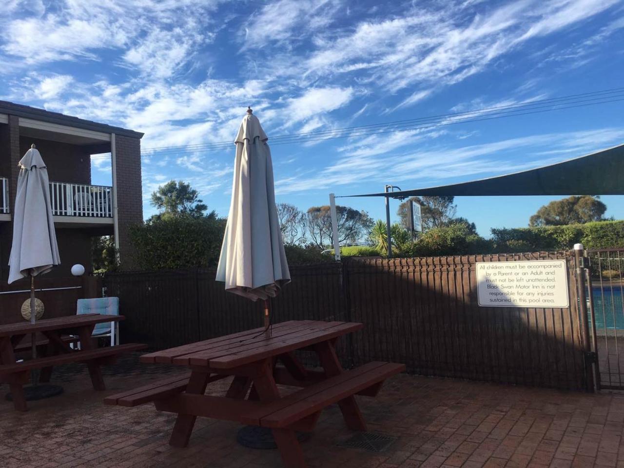 Black Swan Motor Inn Lakes Entrance Esterno foto